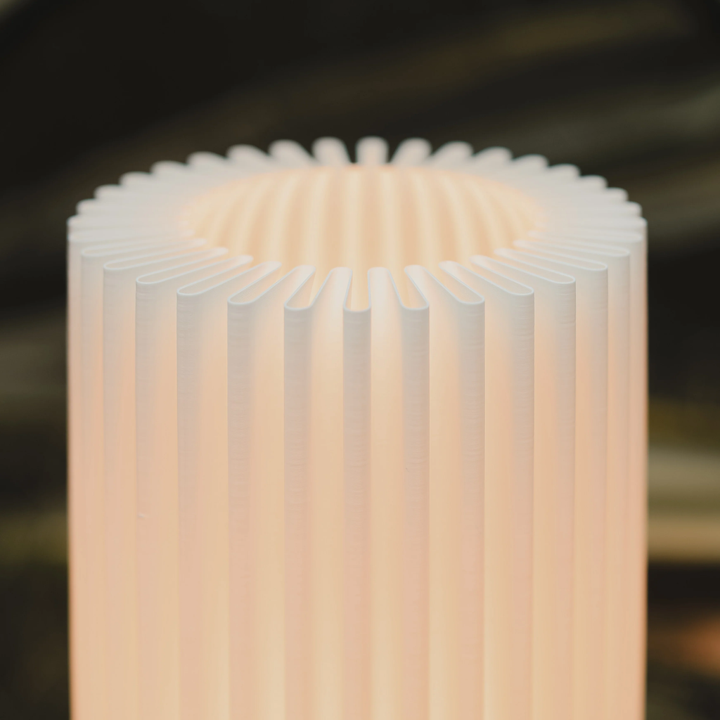 Serra Lamp