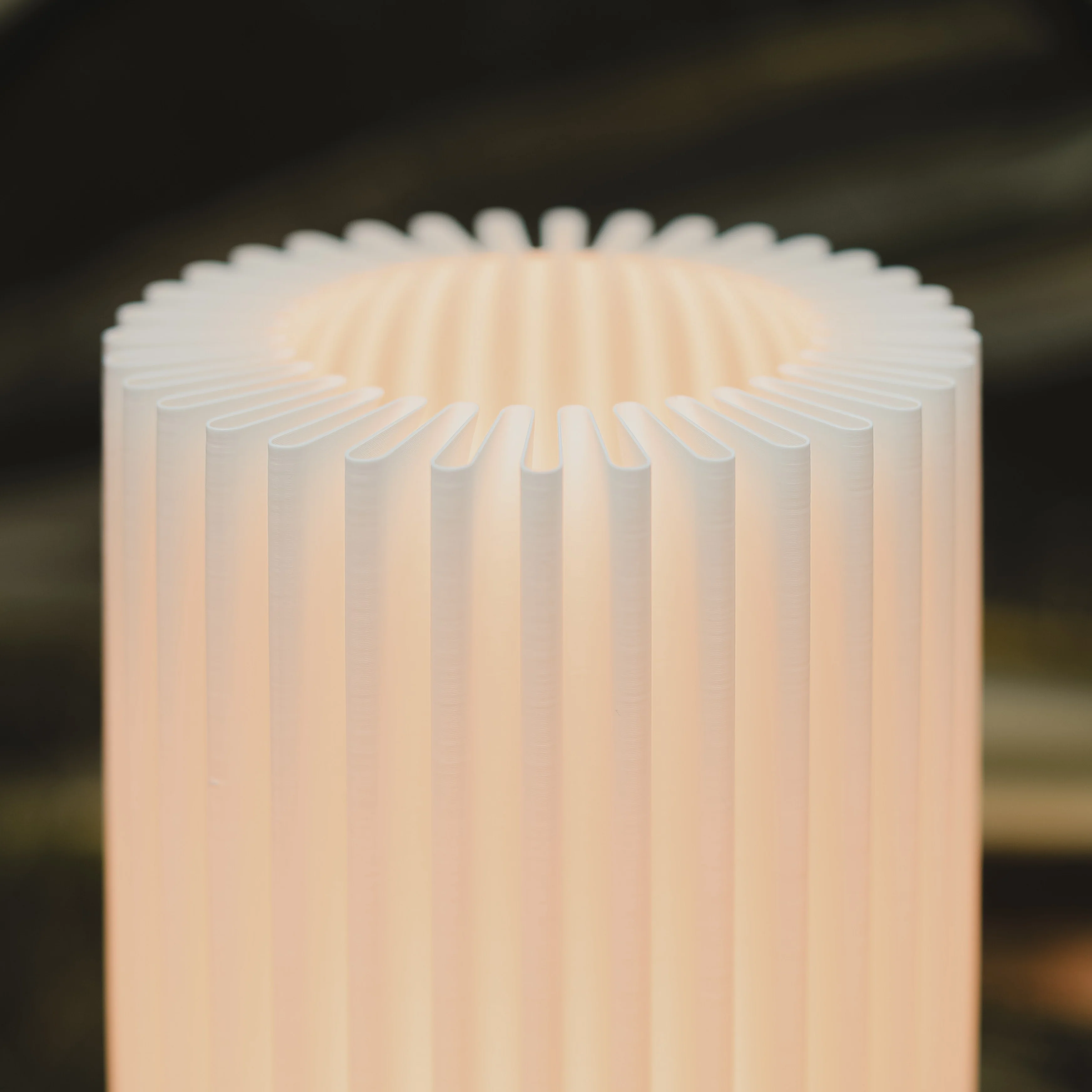 Serra Lamp